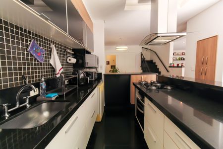 Casa de condomínio à venda com 225m², 3 quartos e 3 vagasCozinha