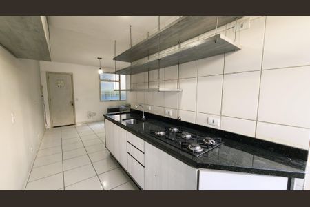 Apartamento para alugar com 49m², 2 quartos e 1 vaga Apartamento para alugar com 49m², 2 quartos e 1 vagaCozinha e Área de Serviço