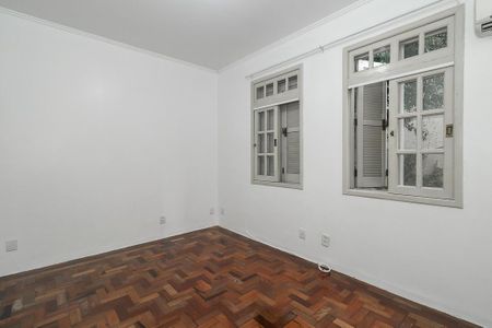 Quarto 2 de apartamento para alugar com 2 quartos, 70m² em Petrópolis, Porto Alegre
