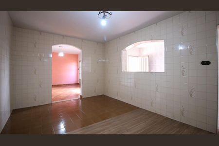 Casa à venda com 2 quartos, 150m² em Vila Tolstoi, São Paulo