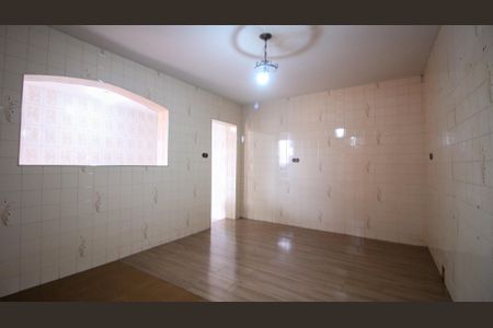 Casa à venda com 2 quartos, 150m² em Vila Tolstoi, São Paulo