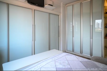 Apartamento à venda com 152m², 3 quartos e 3 vagas Apartamento à venda com 152m², 3 quartos e 3 vagasQuarto 1 - Suite