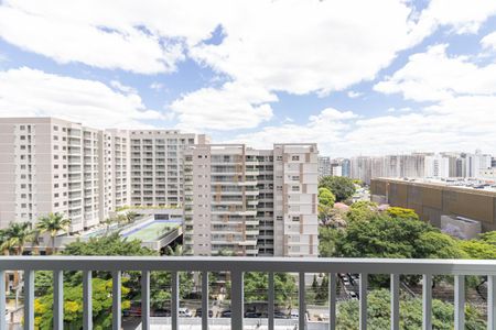 Varanda de kitnet/studio para alugar com 1 quarto, 21m² em Indianópolis, São Paulo