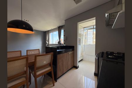 Apartamento para alugar com 60m², 2 quartos e 2 vagasCozinha