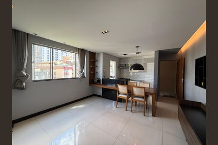 Apartamento para alugar com 60m², 2 quartos e 2 vagasSala