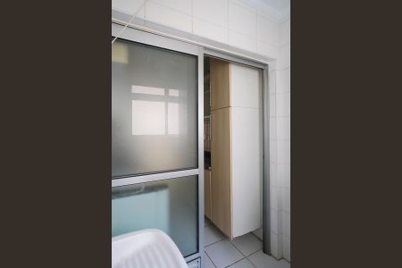 Apartamento à venda com 64m², 3 quartos e 1 vagaÁrea de serviço