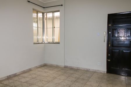 Apartamento para alugar com 66m², 2 quartos e sem vagaSala