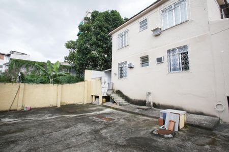 Casa à venda com 60m², 2 quartos e 1 vagaQuintal