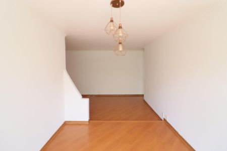 Sala de apartamento para alugar com 3 quartos, 76m² em Cidade das Flores, Osasco
