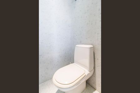 Casa de condomínio à venda com 414m², 4 quartos e 4 vagas Casa de condomínio à venda com 414m², 4 quartos e 4 vagasSaúna