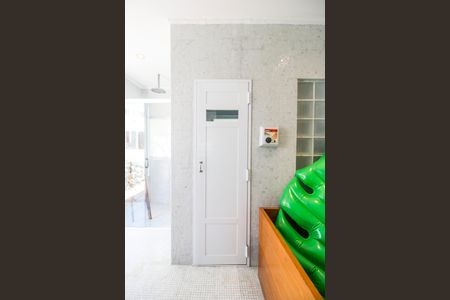 Casa de condomínio à venda com 414m², 4 quartos e 4 vagas Casa de condomínio à venda com 414m², 4 quartos e 4 vagasSaúna