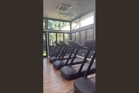 Casa de condomínio à venda com 414m², 4 quartos e 4 vagas Casa de condomínio à venda com 414m², 4 quartos e 4 vagasAcademia