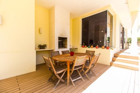 Casa de condomínio à venda com 414m², 4 quartos e 4 vagas Casa de condomínio à venda com 414m², 4 quartos e 4 vagasÁrea gourmet