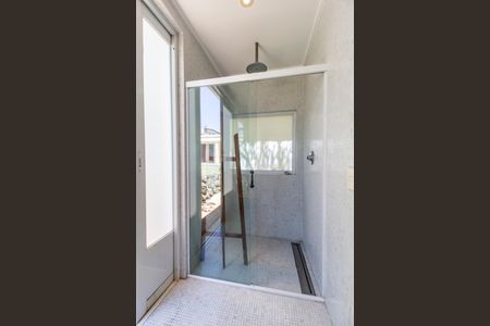 Casa de condomínio à venda com 414m², 4 quartos e 4 vagas Casa de condomínio à venda com 414m², 4 quartos e 4 vagasSaúna