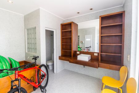 Casa de condomínio à venda com 414m², 4 quartos e 4 vagas Casa de condomínio à venda com 414m², 4 quartos e 4 vagasSaúna
