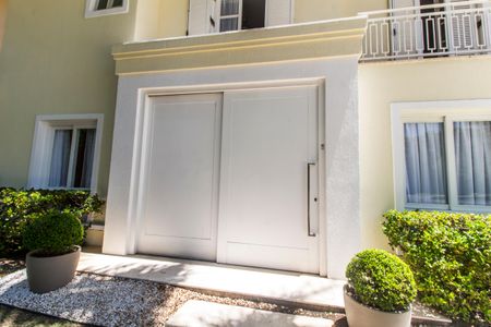 Casa de condomínio à venda com 414m², 4 quartos e 4 vagas Casa de condomínio à venda com 414m², 4 quartos e 4 vagasEntrada