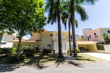Casa de condomínio à venda com 414m², 4 quartos e 4 vagas Casa de condomínio à venda com 414m², 4 quartos e 4 vagasVista da Rua