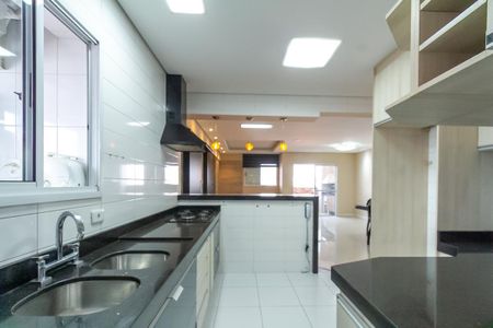 Apartamento para alugar com 105m², 2 quartos e 2 vagas Apartamento para alugar com 105m², 2 quartos e 2 vagasCozinha