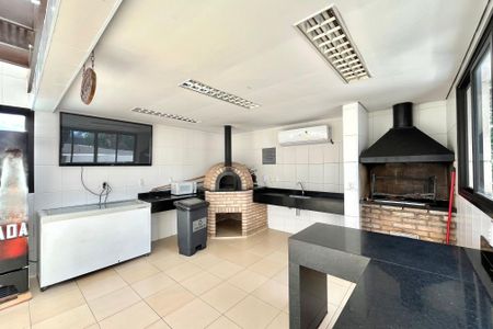 Apartamento à venda com 106m², 3 quartos e 2 vagas Apartamento à venda com 106m², 3 quartos e 2 vagasÁrea comum - Churrasqueira