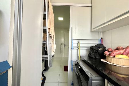 Apartamento à venda com 106m², 3 quartos e 2 vagas Apartamento à venda com 106m², 3 quartos e 2 vagasÁrea de Serviço