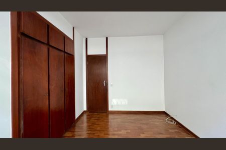 Apartamento à venda com 180m², 4 quartos e 2 vagasQuarto 2
