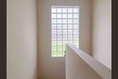 Casa para alugar com 170m², 3 quartos e 2 vagasEscada