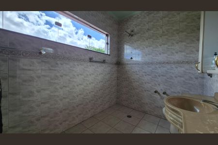 Casa à venda com 250m², 4 quartos e 2 vagas Casa à venda com 250m², 4 quartos e 2 vagasBanheiro da suíte