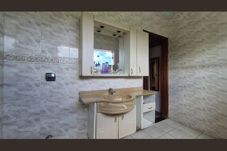 Casa à venda com 250m², 4 quartos e 2 vagas Casa à venda com 250m², 4 quartos e 2 vagasBanheiro da suíte