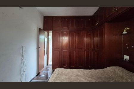 Casa à venda com 250m², 4 quartos e 2 vagas Casa à venda com 250m², 4 quartos e 2 vagasSala