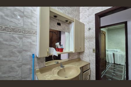 Casa à venda com 250m², 4 quartos e 2 vagas Casa à venda com 250m², 4 quartos e 2 vagasBanheiro