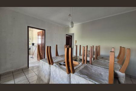 Casa à venda com 250m², 4 quartos e 2 vagas Casa à venda com 250m², 4 quartos e 2 vagasCozinha