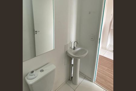 Banheiro de apartamento para alugar com 1 quarto, 25m² em Bonfim, Osasco