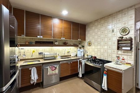 Apartamento à venda com 200m², 4 quartos e 2 vagas