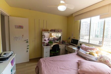Apartamento à venda com 172m², 4 quartos e 1 vaga Apartamento à venda com 172m², 4 quartos e 1 vagaQuarto 3