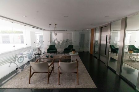 Apartamento à venda com 172m², 4 quartos e 1 vaga Apartamento à venda com 172m², 4 quartos e 1 vagaÁrea comum