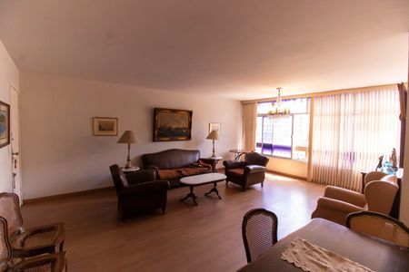 Apartamento à venda com 172m², 4 quartos e 1 vaga Apartamento à venda com 172m², 4 quartos e 1 vagaSala