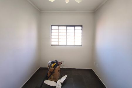 Casa à venda com 169m², 3 quartos e 2 vagasSala de TV