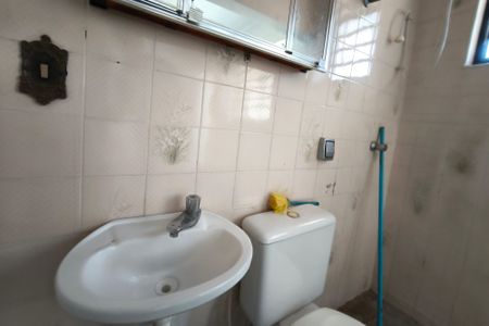 Casa à venda com 169m², 3 quartos e 2 vagasEdícula - Banheiro