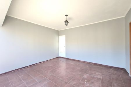 Casa à venda com 169m², 3 quartos e 2 vagasQuintal - Garagem