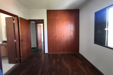 Casa à venda com 169m², 3 quartos e 2 vagasQuarto Suíte