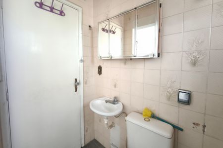 Casa à venda com 169m², 3 quartos e 2 vagasEdícula - Banheiro