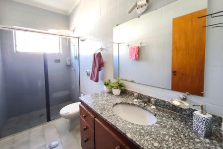 Casa à venda com 169m², 3 quartos e 2 vagasBanheiro Social