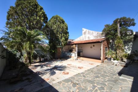 Casa à venda com 169m², 3 quartos e 2 vagasQuintal