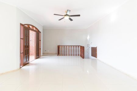 Sala de casa para alugar com 3 quartos, 130m² em Itaquera, São Paulo