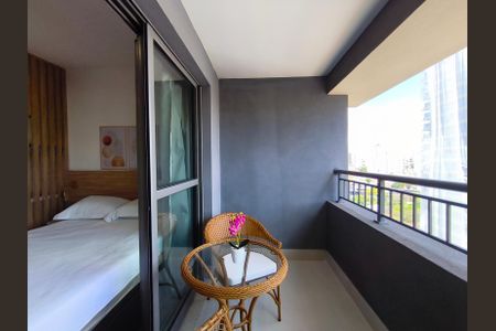 Studio à venda com 27m², 1 quarto e sem vaga Studio à venda com 27m², 1 quarto e sem vagaVaranda