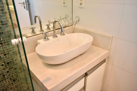 Apartamento à venda com 54m², 2 quartos e 1 vagaBanheiro Social