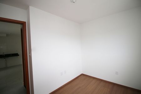 Quarto 2 de apartamento para alugar com 2 quartos, 46m² em Colégio, Rio de Janeiro