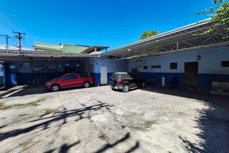 Casa à venda com 300m², 2 quartos e 12 vagasQuintal