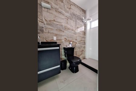 Casa à venda com 300m², 2 quartos e 12 vagasBanheiro da Suíte 1