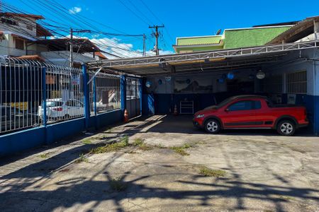 Casa à venda com 300m², 2 quartos e 12 vagasQuintal